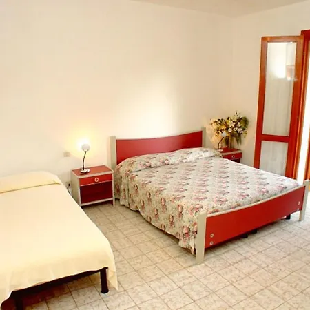 Duplex For 7 Guests In An Oasis Of Greenery In Lignano Riviera *