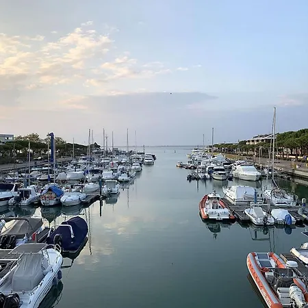 Duplex For 7 Guests In An Oasis Of Greenery In Lignano Riviera *