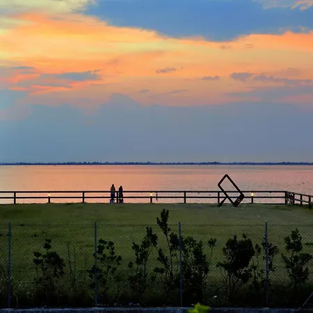 Villa Duplex For 7 Guests In An Oasis Of Greenery In Lignano Riviera *