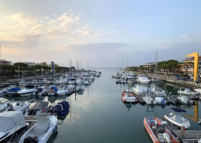 Duplex For 7 Guests In An Oasis Of Greenery In Lignano Riviera *