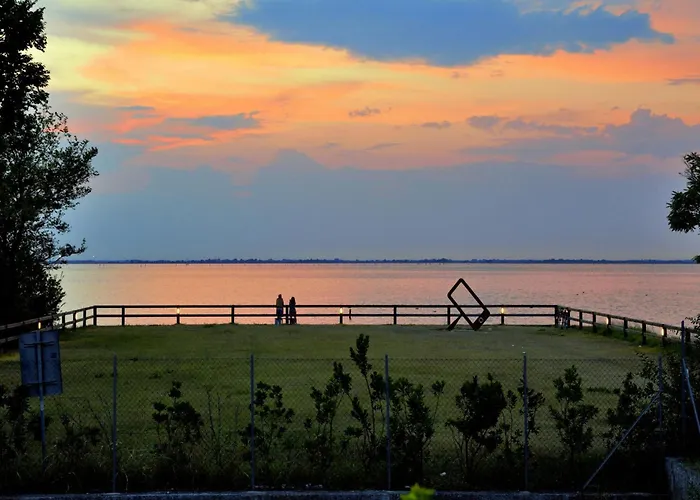 Βίλα Duplex For 7 Guests In An Oasis Of Greenery In Lignano Riviera *